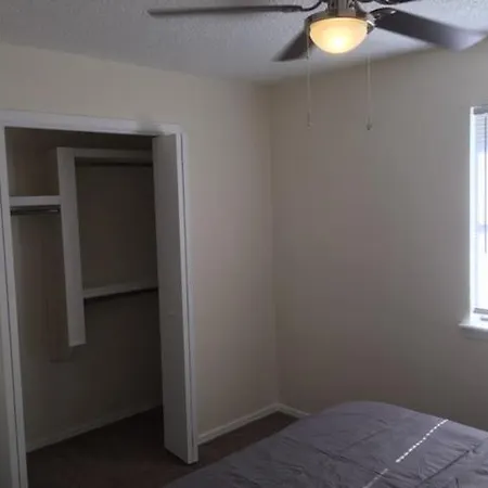 Fully Furnished Two Bedroom Apartment Lawton Exterior photo